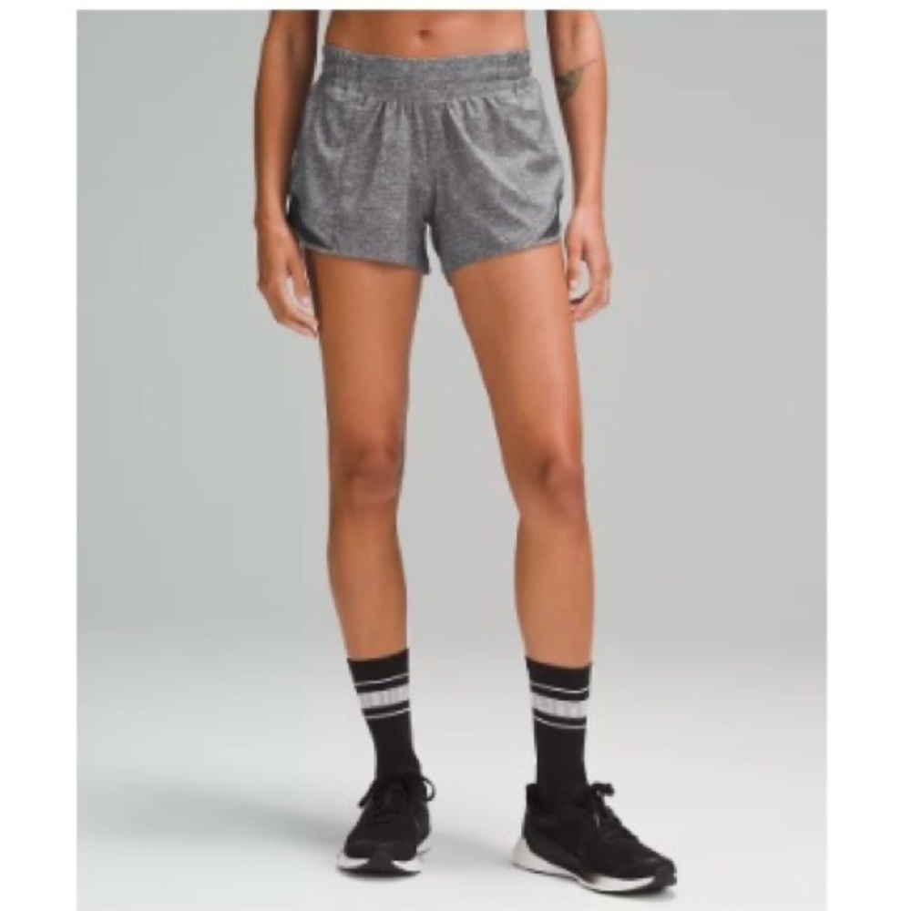 NWOT Lululemon Athletica Hotty Hot Low Rise Lined 4” Shorts